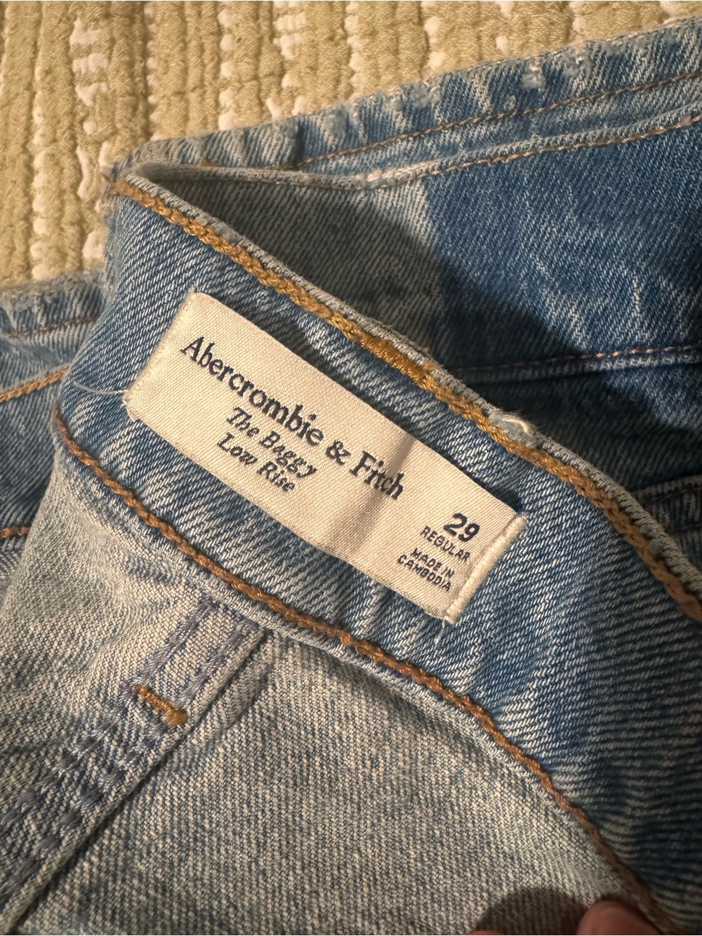 Ambercrombie ‘Low Rise Baggy Jean’ - Picture 4 of 6